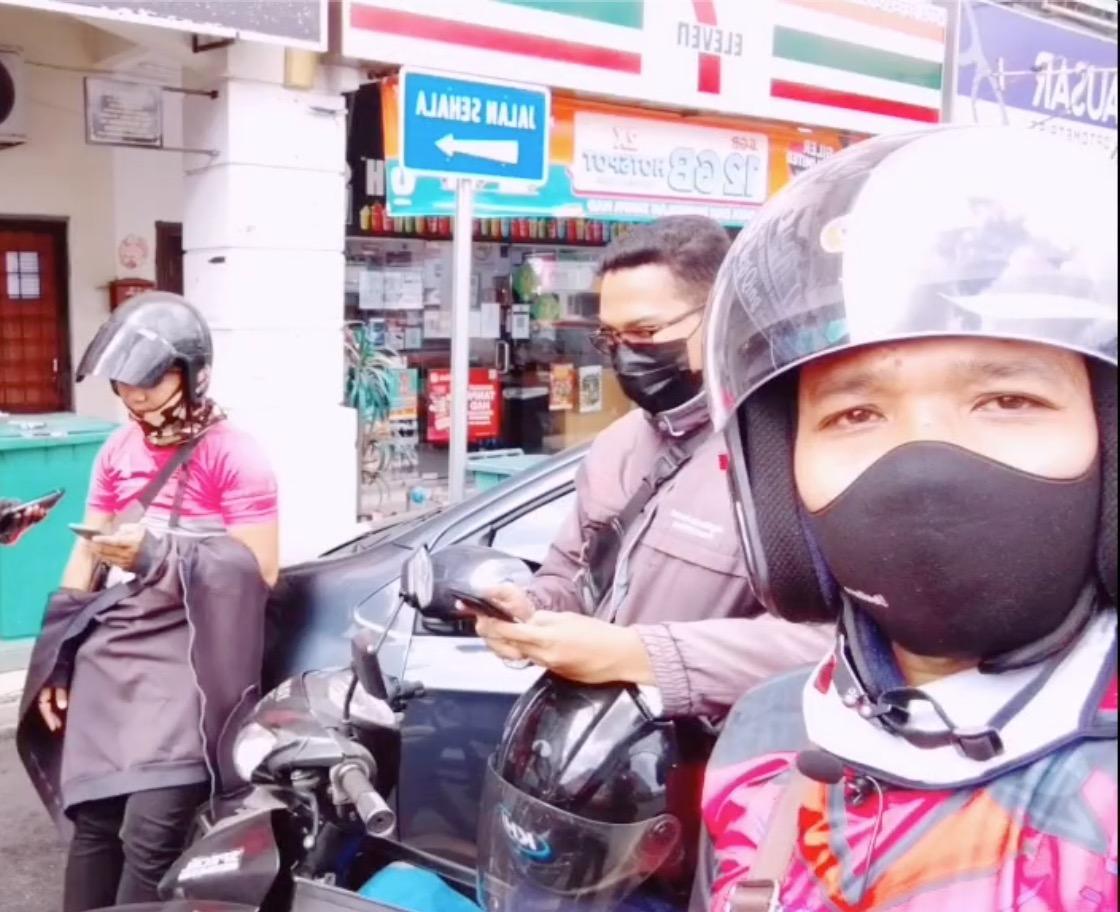 Terjumpa Rakan Rider Foodpanda Berbasikal, Lelaki Tergaman Dengar ‘Kata-kata’ Dari Mulut Rider Itu Dan Terus 'Decline Order"