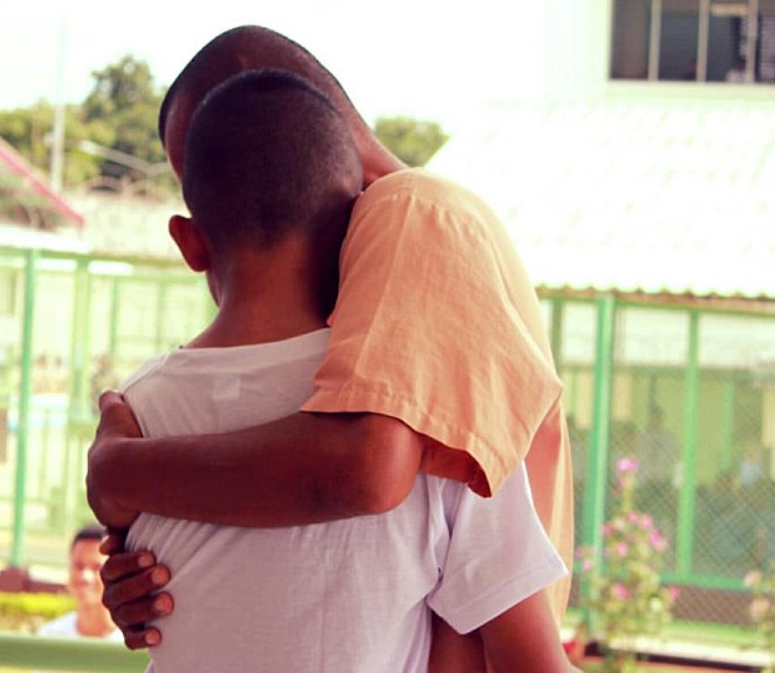 "Kau Malu ke Dengan Ayah..?" - Rombongan Sekolah Ke Penjara Bertukar Pilu Bila Terjumpa Seorang Banduan